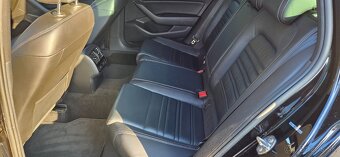 Volkswagen Passat 2.0 TDI R-Line - 8
