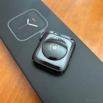 Apple Watch SE 2020 Space Gray (čierny) - 8