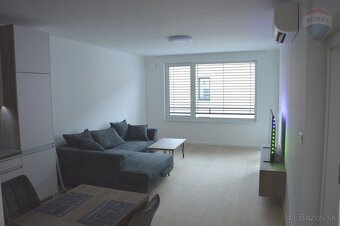 Prenájom novostavba 2 izbový byt Nitra centrum + garážové st - 8