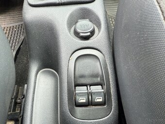 Peugeot 206 + 1.1 Magic - 8