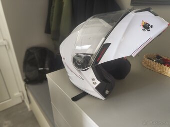 Výklopná prilba - 8