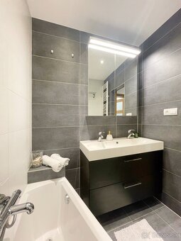 Na prenájom 3-izb.byt blízko centra s 2 balkónmi v BA - 8
