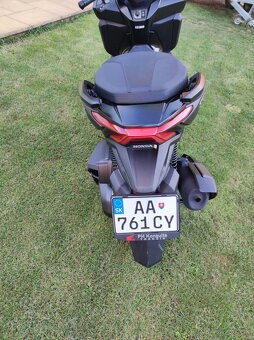 Honda Forza 350 - 8