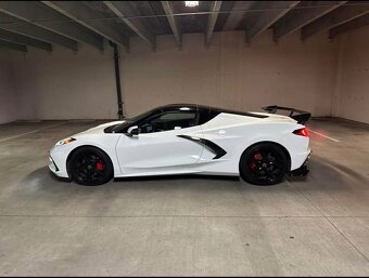 CORVETTE C8 - 8