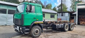 Nosič vymeniteľných nadstavieb MAZ - 8