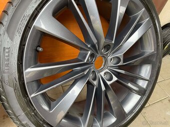 ACAMAR orig.skoda Superb3V 5x112 8j x19 ET 44 VW - 8