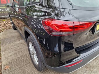 Mercedes-Benz GLA 180 A/T - 8
