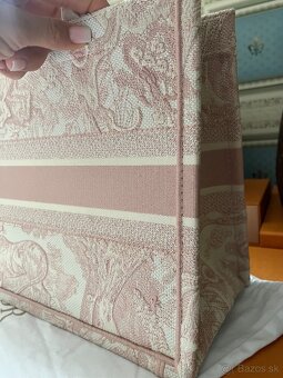 Dior tote book - 8