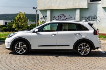 Kia Niro 1.6 GDi Hybrid DCT Platinum, 77 kW, A6 - 8