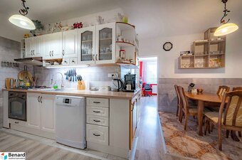 Na PREDAJ PREROBENÝ 3 IZB. BYT, M. BENKU, 72 M2, ,,STARÝ SEK - 8