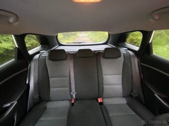 HYUNDAI i30 1.6CRDI - 8