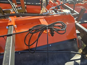Zametáci stroj 2,4m - zametač - 8