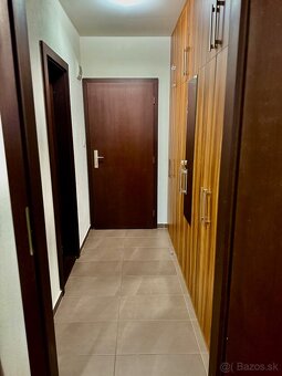 Atraktívny apartmán s terasou, parkovaním a wellness - 8