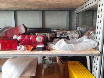 DAF,MAN,Mercedes - 8