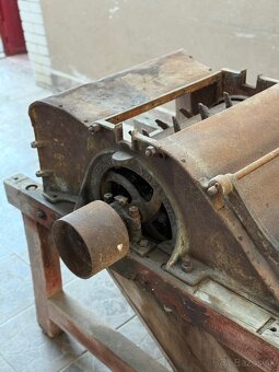 Predam starožitnu mlaťačku obilia - 8