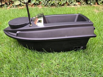 Zavazacia lodka GPS + SONAR - 8