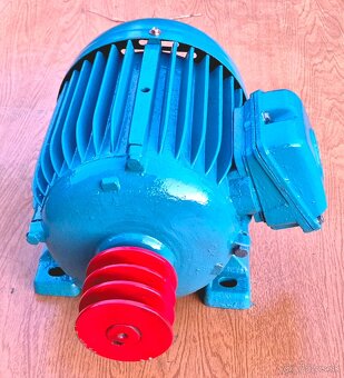 Predám 3 fázovy elektromotor MEZ Mohelnice 2,2kW - 8