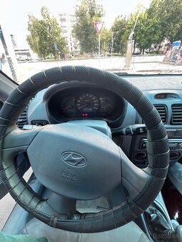 ROZPREDÁM Hyundai accent II 1.3l - 8