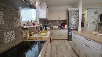 4 izbový bungalov Dolný Hričov na predaj - 8