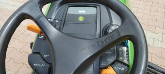 záhradný traktor John Deere X300R – 18koní - 8