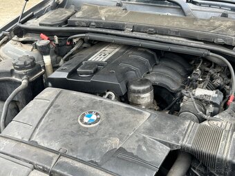 Rozpredám na diely BMW E90 318i 2010 - 8