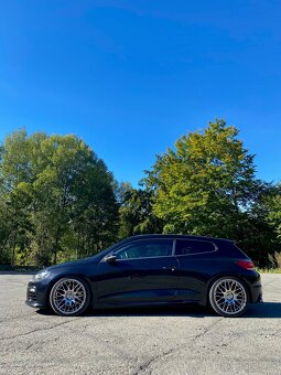 Volkswagen Scirocco R 2.0 TSI DSG - 8