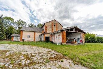 Ponúkame na predaj budovu / skladový priestor v Strážskom - 8