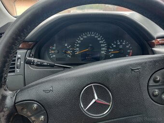 Predám Mercedes Benz E320i 4-Matic automat - 8