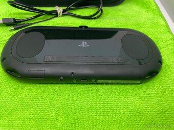 PS VITA PCH-2016 - LCD displej +8gb karta - 8