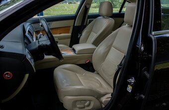 Jaguar XF 2.2D Premium Luxury - 8