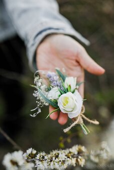 Magaela kytička, venček a pierko - 8