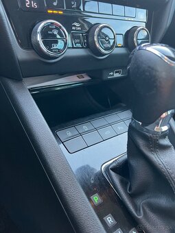 Škoda octavia combi 2.0tdi dsg STYLE - 8