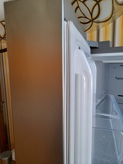 Americká chladnička Samsung RS66N8100SL - Top stav - 8