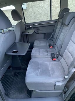Volkswagen Touran 2.0TDI 103kw Bi-Xenon,Navi - 8