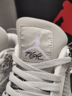 Air Jordan 4 Retro Frozen Moments - 8