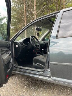 Volkswagen Golf 1.9 TDI 4motion - 8
