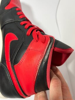 Nike Air Jordan 1 Mid - 8