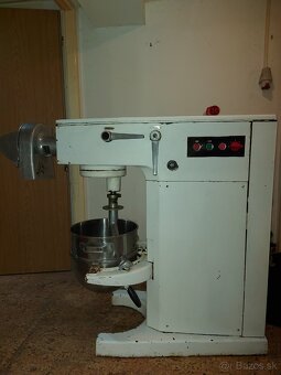 Veľký profi kuchynský robot ALBA RE 22 - 8
