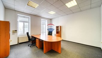 Administratívne priestory na prenájom v reprezentatívnej bud - 8