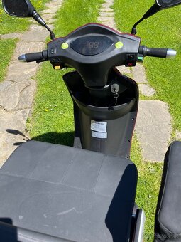 Predám trojkolku-moped v super stave - 8