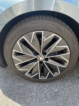 Škoda Superb 2.0 TDI DSG 147 kW – r.v. 2021, sivá metalíza - 8