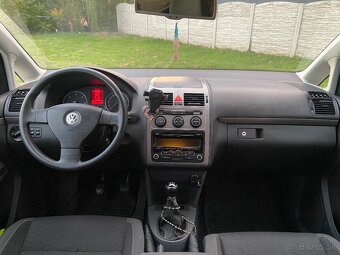 Volkswagen Touran - 8