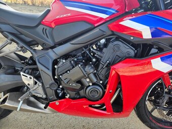 Honda CBR 650R - 8