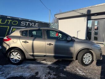 Renault Mégane 1.6 16V Expression - 8