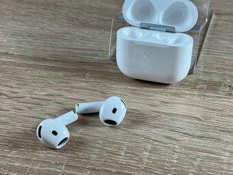 NOVÉ Apple AirPods 4 - 8