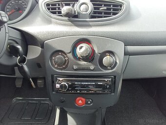 Renault Clio,1.2 benzín s klímou a ťažným, STK do 12/2026 - 8