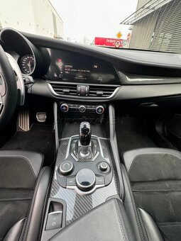 Alfa Romeo Giulia 2.0 GME Veloce Ti AWD AT - 8