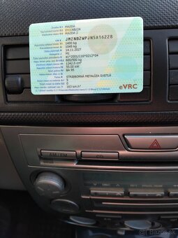 Mazda 2 , 1.25 benzín , r.v 2005 - 8