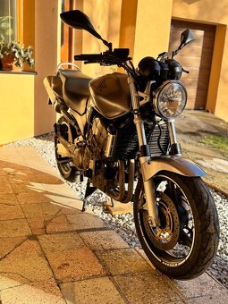 HONDA HORNET CB900F - 8