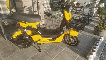 Predám NEJAZDENÝ El. MOPED - bez nutnosti VP - 8